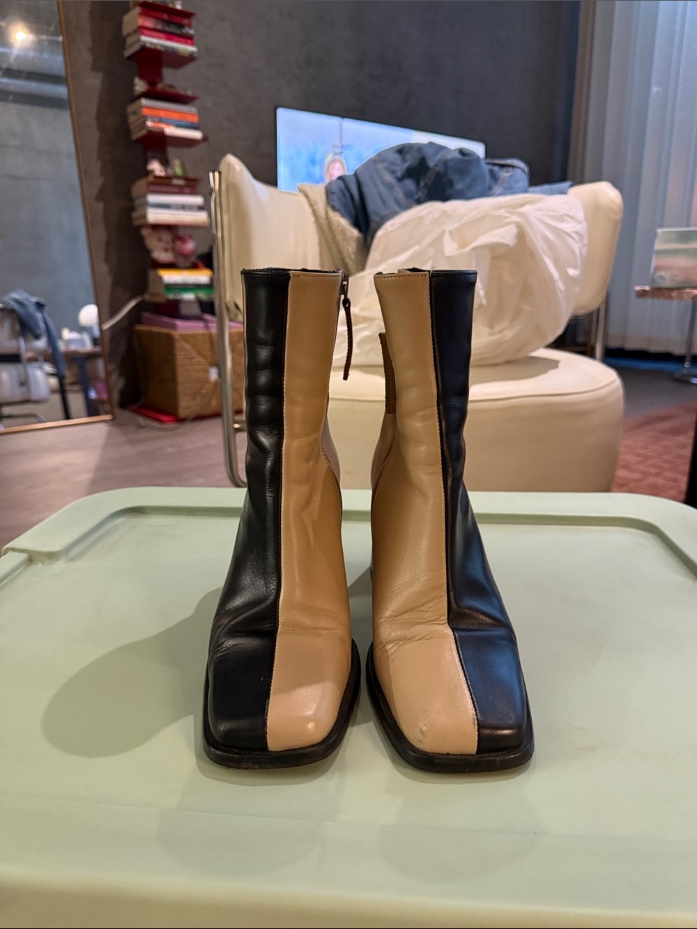 ALOHAS Two-Tone Black and Tan Square-Toe Ankle Boots